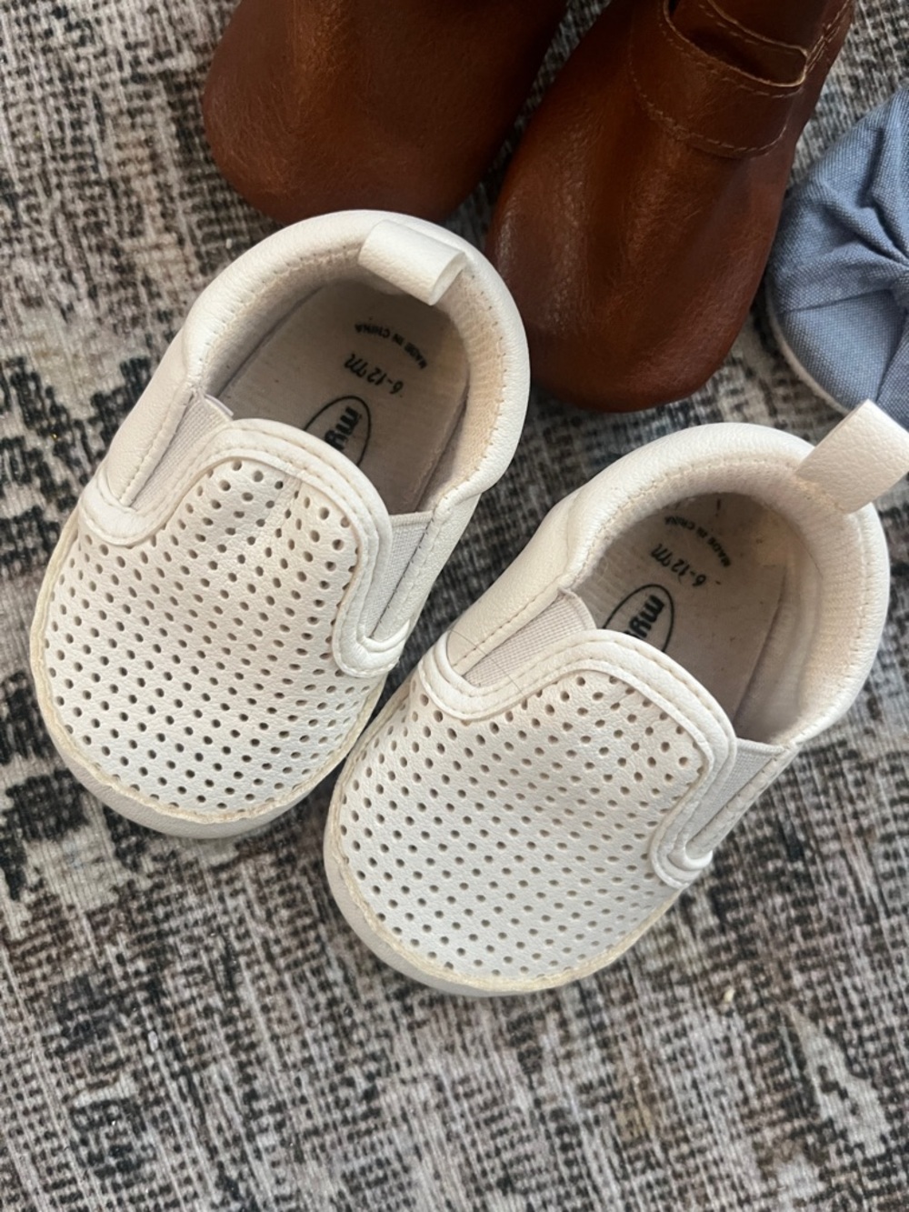 Lot of baby shoes 3 pairs 0-6 and 6-12 month boots, sneakers, dress Maryjane’s - Picture 5 of 5